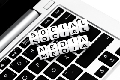 Social Media News (© blende11.photo / Fotolia.com)