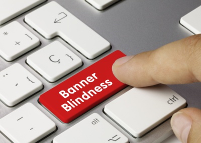 Online marketing and the problem of banner blindness. (© Momius - Fotolia.com)